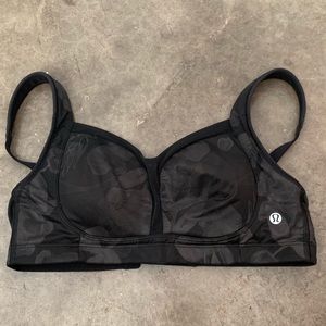 Lululemon sports bra size 36C.